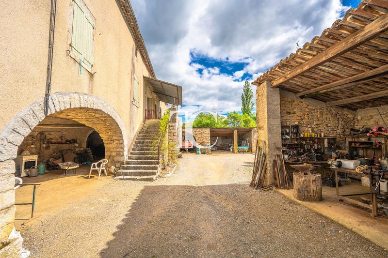 Maison - 180 m² - 7 pièces