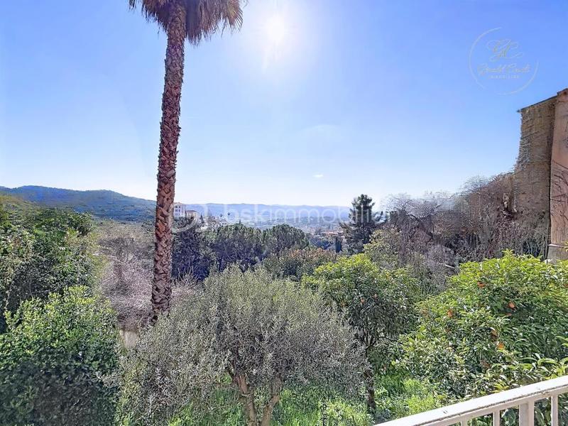 Appartement - 103 m² - 5 pièces