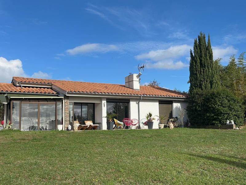 Propriété - 132 m² - 4 pièces