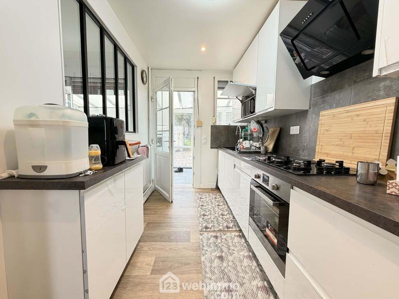 Maison - 96 m² - 5 pièces