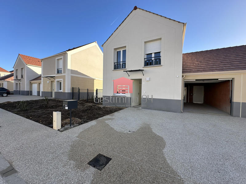 Maison contemporaine - 82 m² - 4 pièces