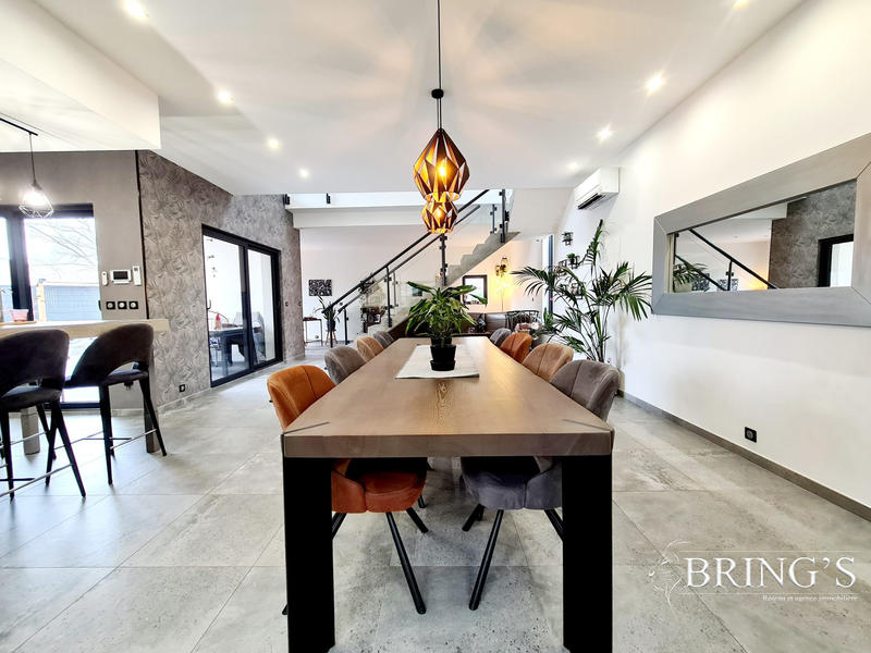 Maison - 162 m² - 5 pièces