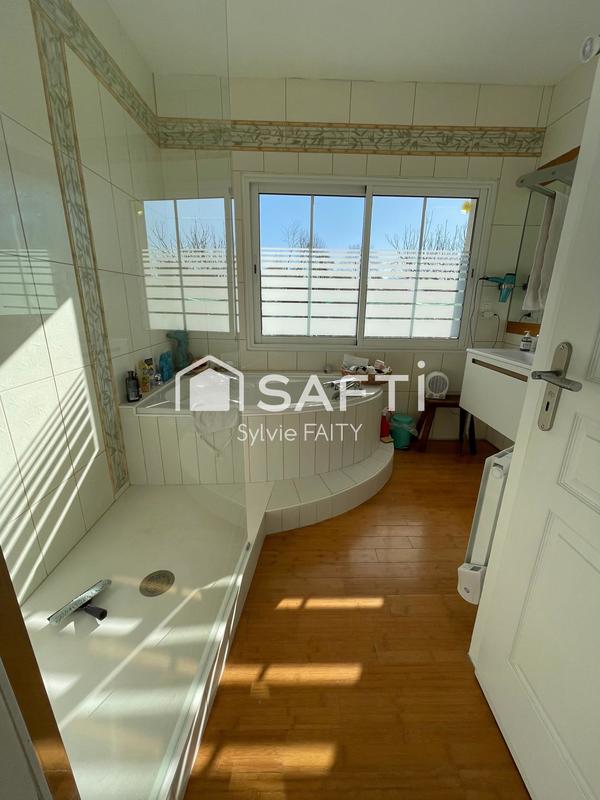 Maison - 185 m² - 6 pièces