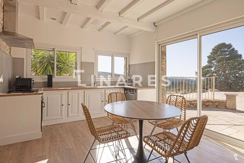 Villa - 300 m² - 9 pièces