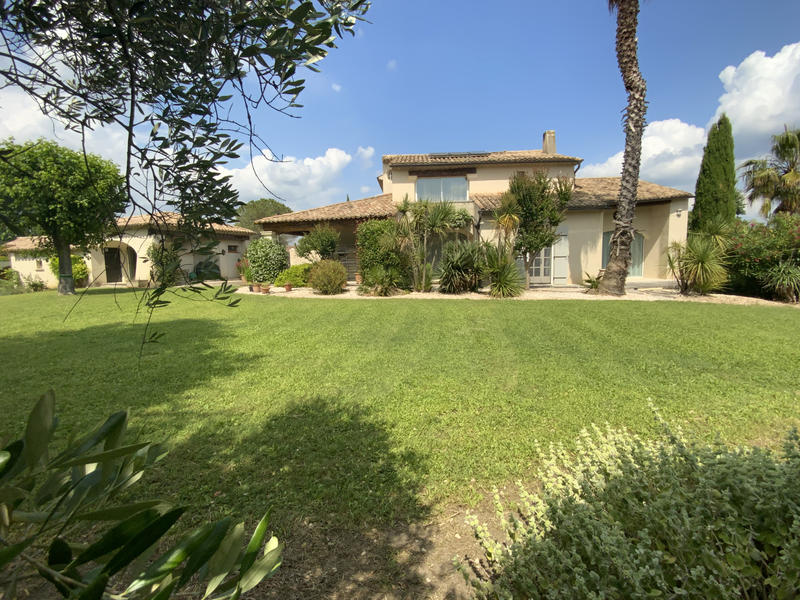 Maison - 273 m² - 6 pièces