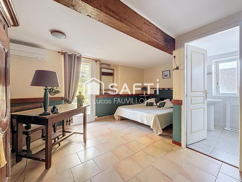 Maison - 294 m² - 10 pièces