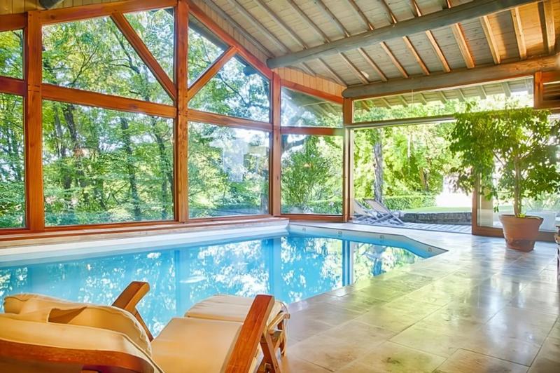 Propriété - 300 m² - 8 pièces