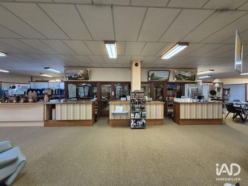 Local commercial - 1 500 m²