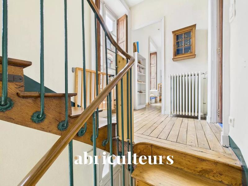 Maison - 255 m² - 8 pièces