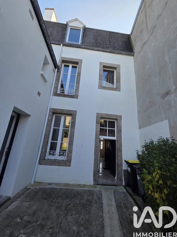 Maison - 206 m² - 6 pièces