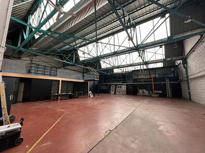 Entrepôt - 994 m² - 15 pièces