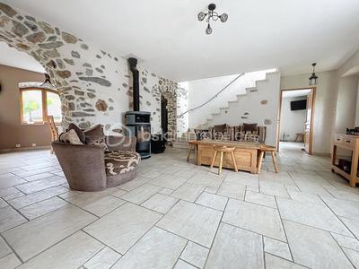 Maison en pierre - 160 m² - 6 pièces