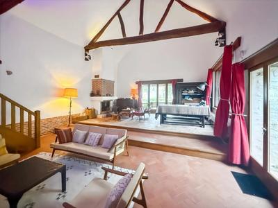 Maison - 240 m² - 9 pièces