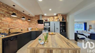 Maison - 251 m² - 9 pièces