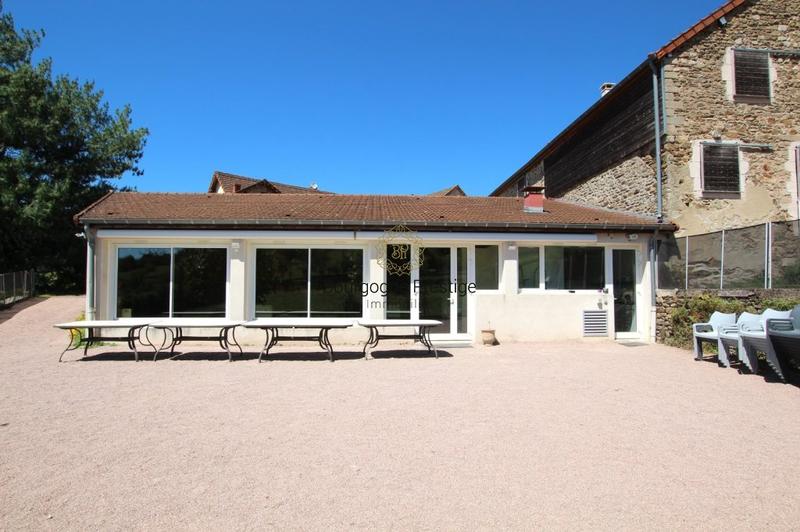 Propriété - 612 m² - 25 pièces