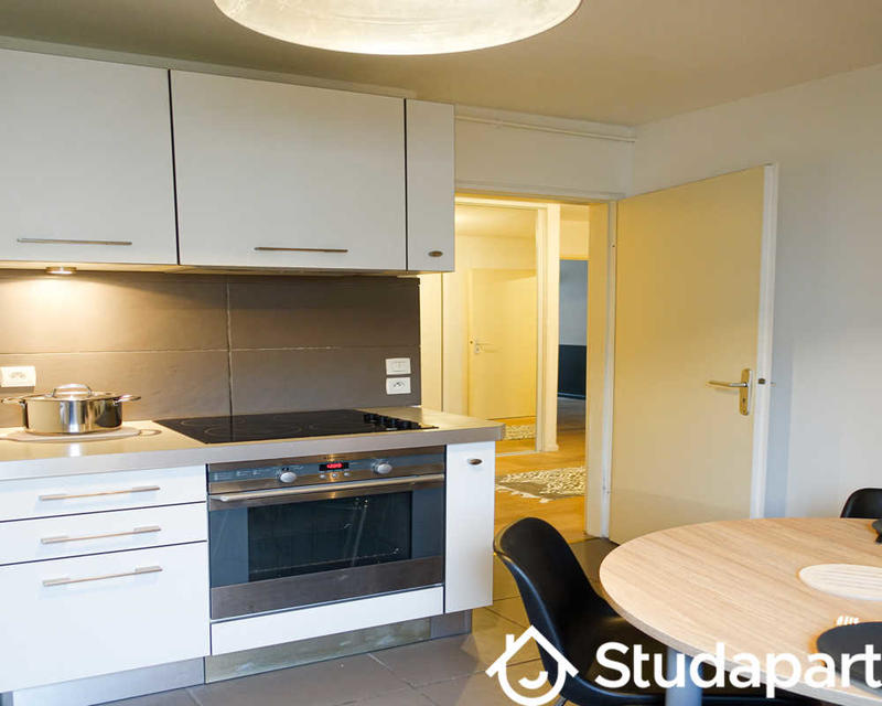 Chambre - 90 m² - 1 pièce