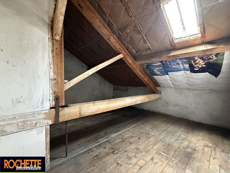 Maison traditionnelle - 81 m² - 4 pièces