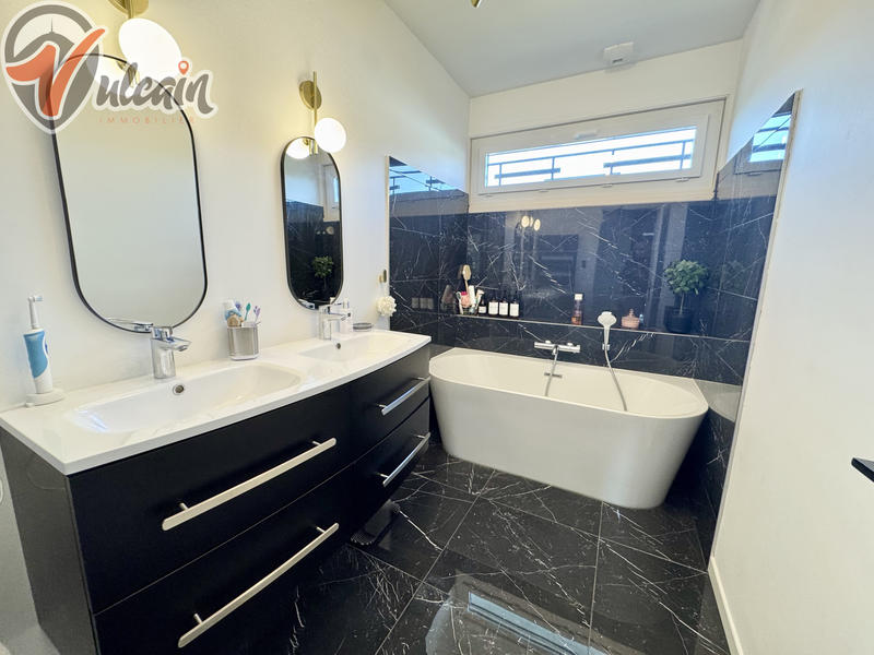 Maison - 125 m² - 4 pièces