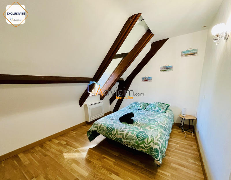 Maison - 217 m² - 8 pièces