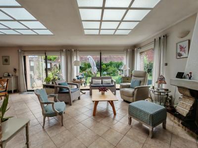 Maison - 208 m² - 10 pièces