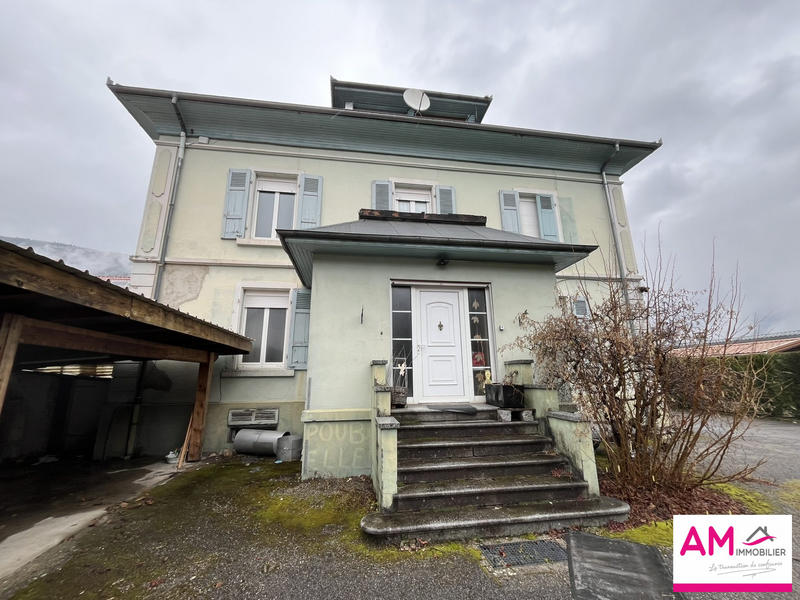 Maison - 300 m² - 10 pièces