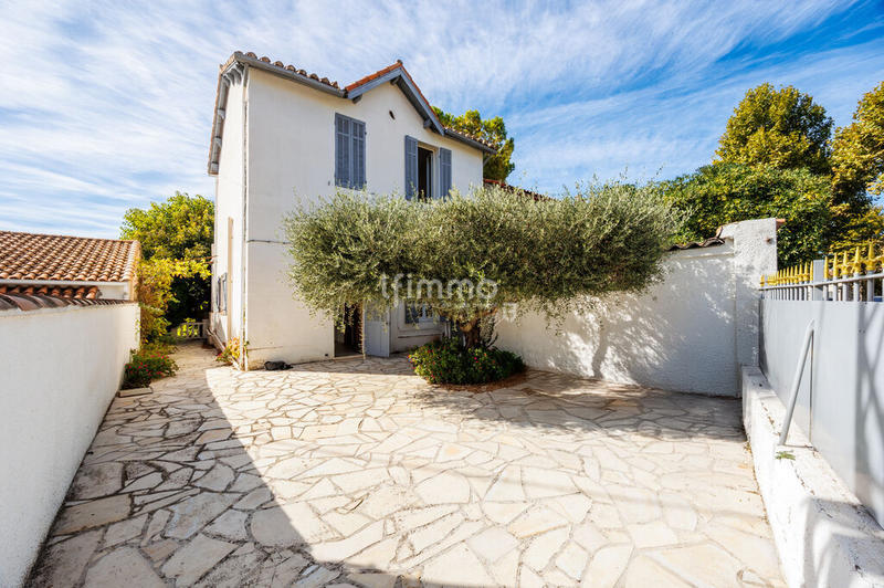 Maison - 93 m² - 5 pièces