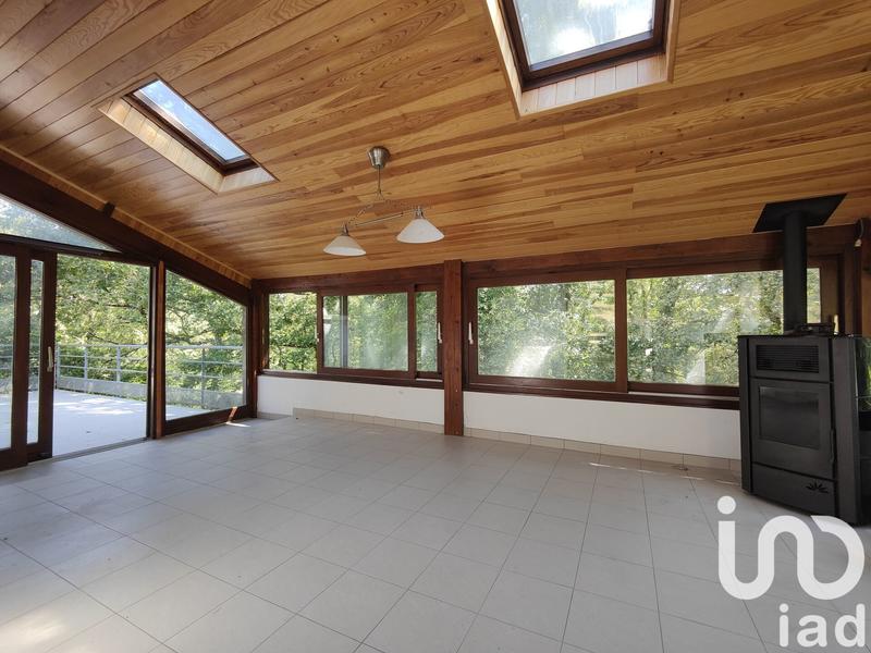 Maison - 215 m² - 8 pièces