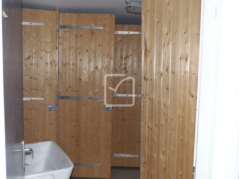 Propriété - 250 m² - 15 pièces