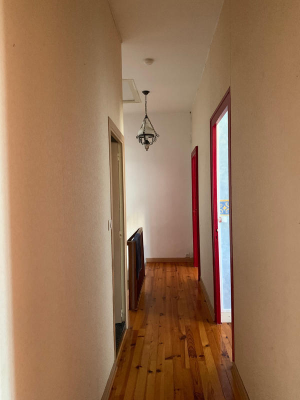 Maison - 214 m² - 8 pièces