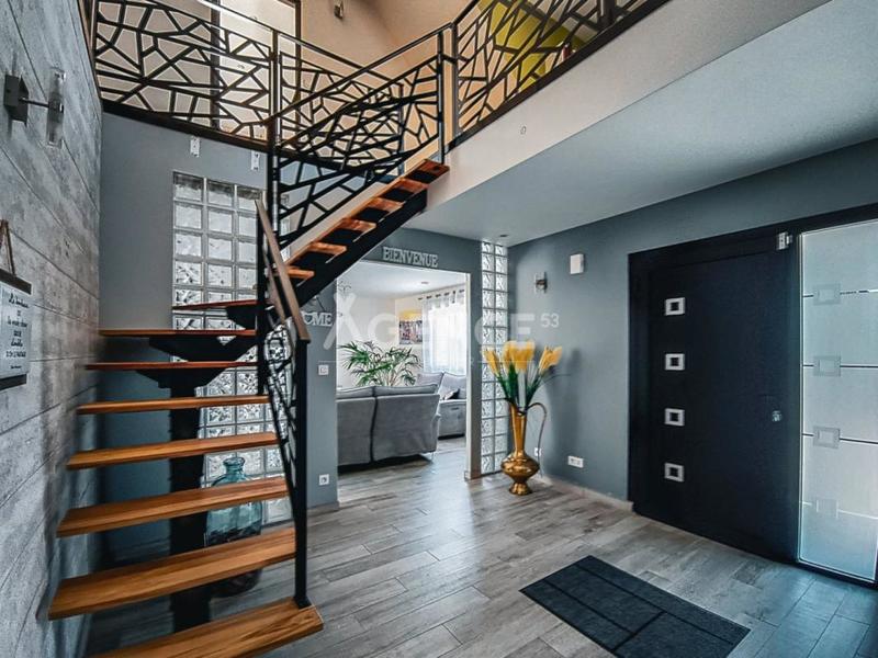 Propriété - 200 m² - 5 pièces