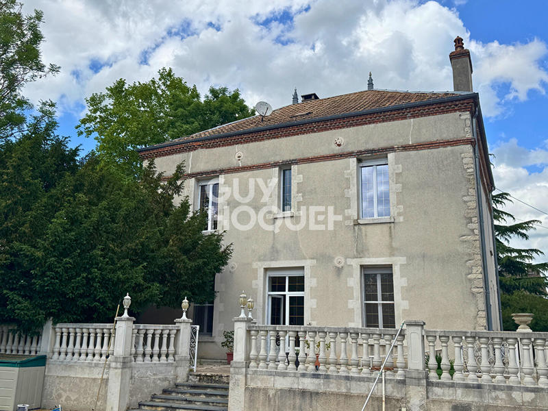 Maison - 161 m² - 8 pièces