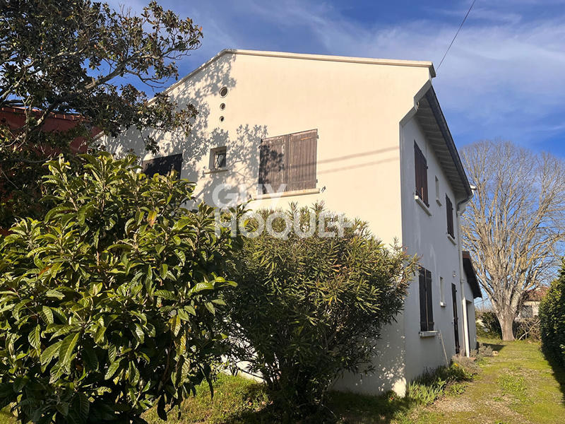 Maison - 210 m² - 7 pièces