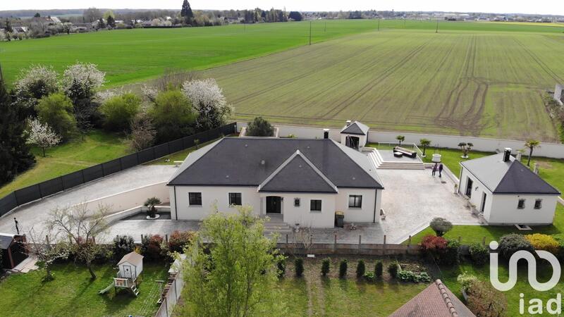 Maison - 210 m² - 7 pièces