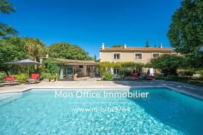 Demeure - 300 m² - 9 pièces