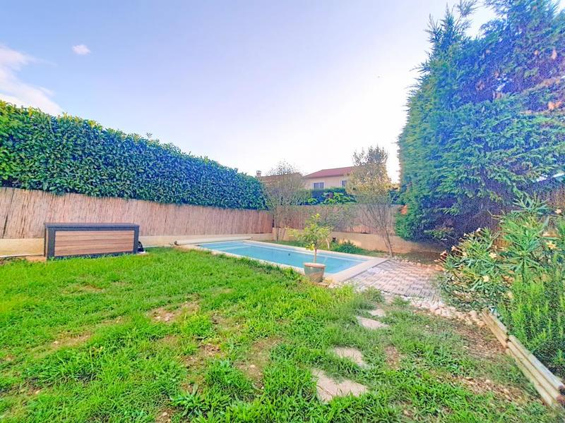 Maison - 104 m² - 5 pièces