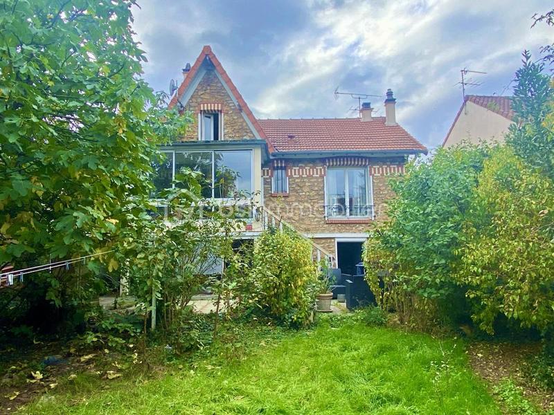 Maison en pierre - 82 m² - 4 pièces