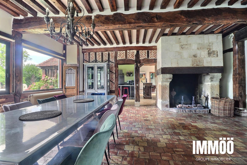 Maison - 268 m² - 12 pièces