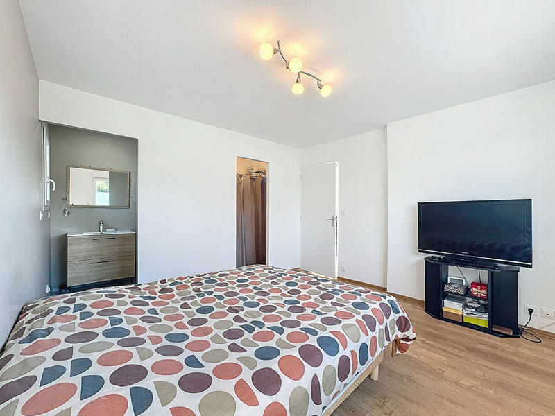 Maison - 180 m² - 9 pièces