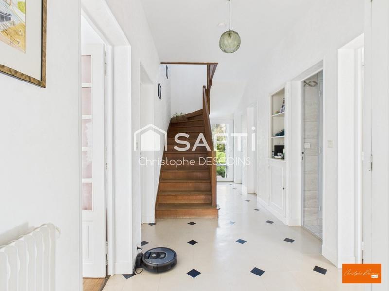 Maison - 160 m² - 8 pièces