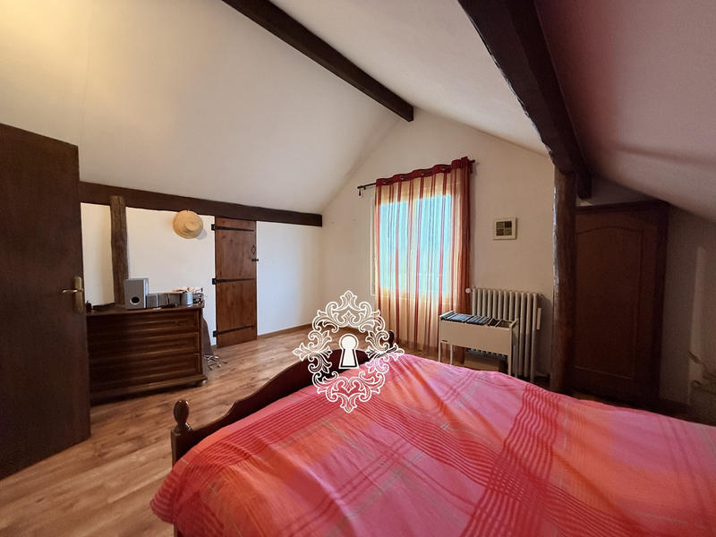 Maison - 102 m² - 4 pièces