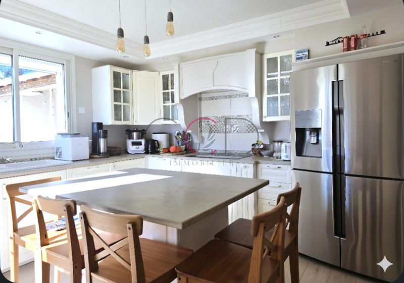 Villa - 183 m² - 6 pièces