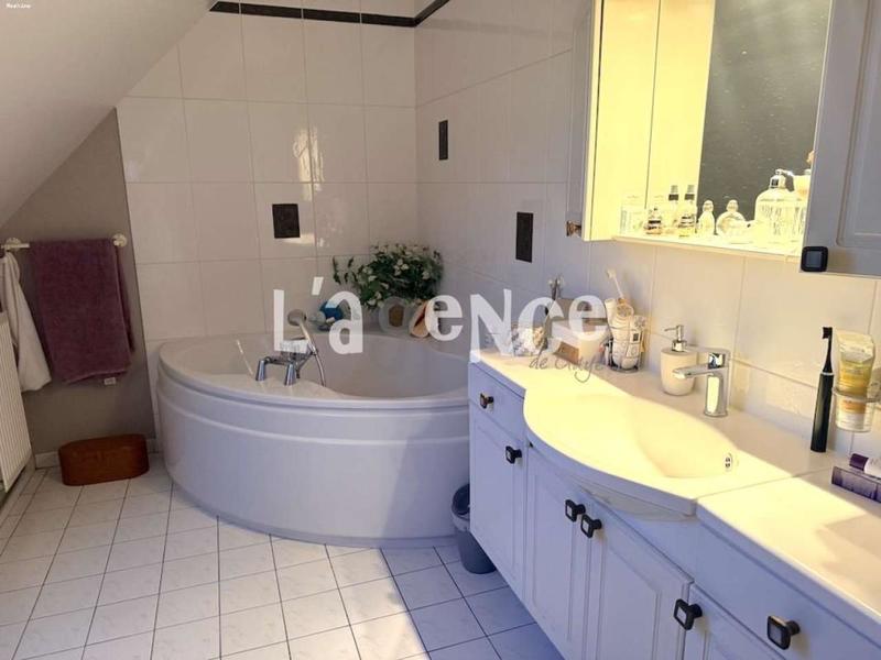 Maison - 138 m² - 6 pièces