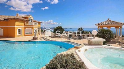 Villa - 700 m² - 12 pièces