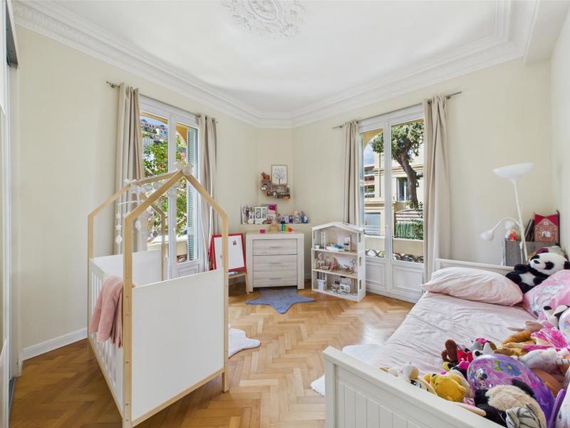 Appartement bourgeois - 193 m² - 4 pièces