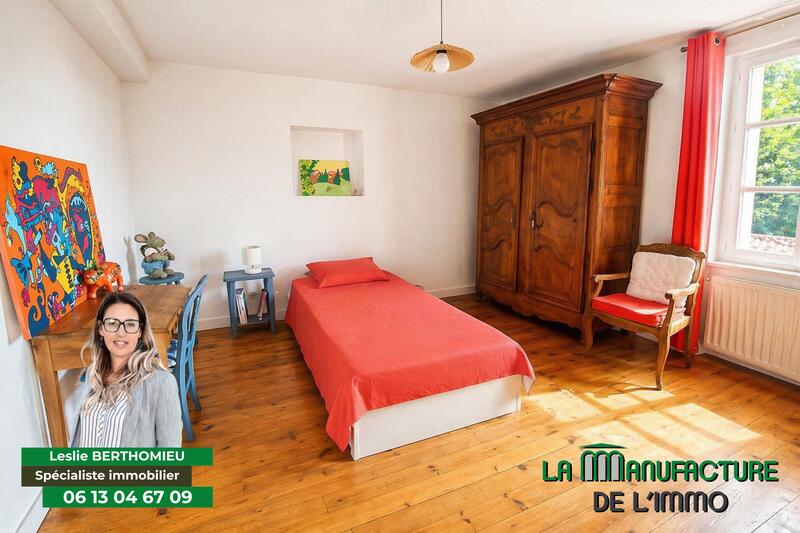 Maison - 210 m² - 8 pièces