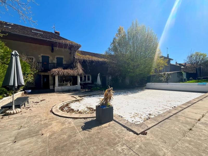 Maison - 201 m² - 5 pièces