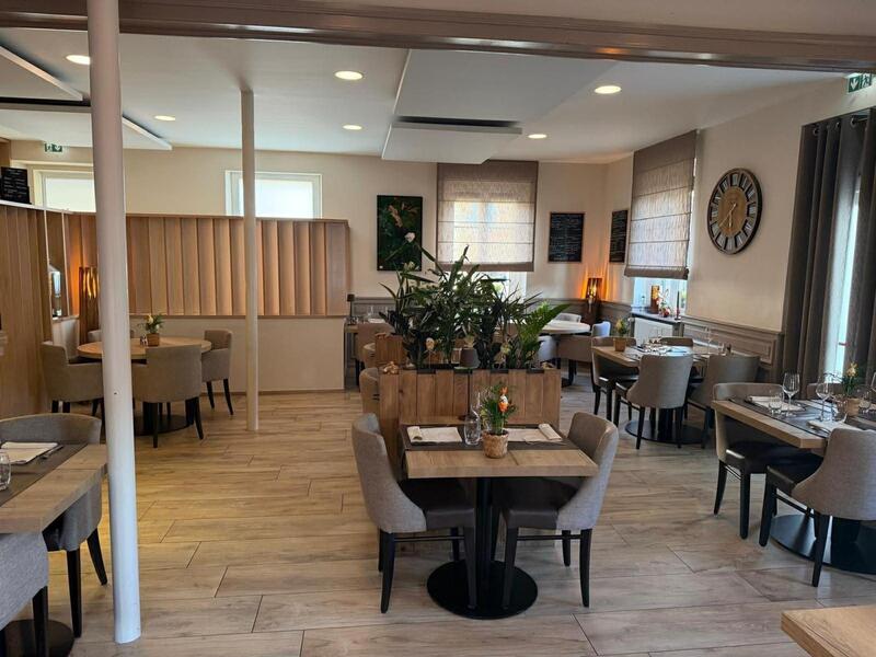 Local commercial - 294 m² - 8 pièces