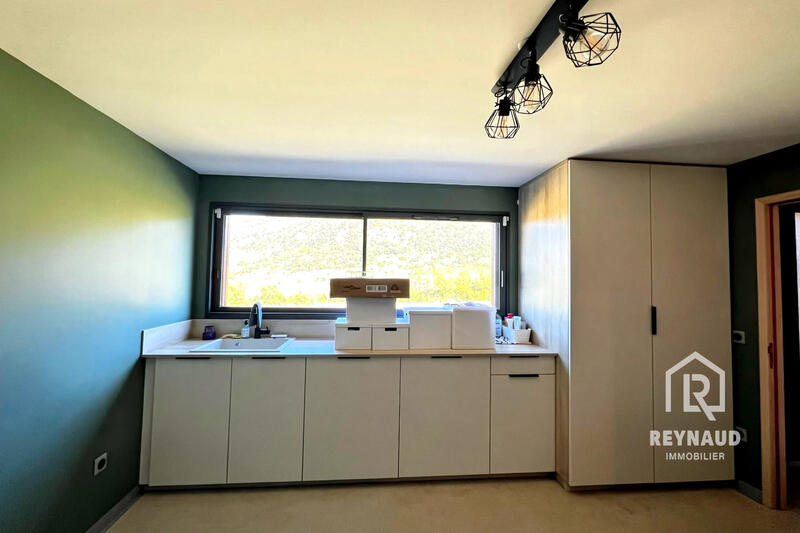 Maison - 177 m² - 5 pièces