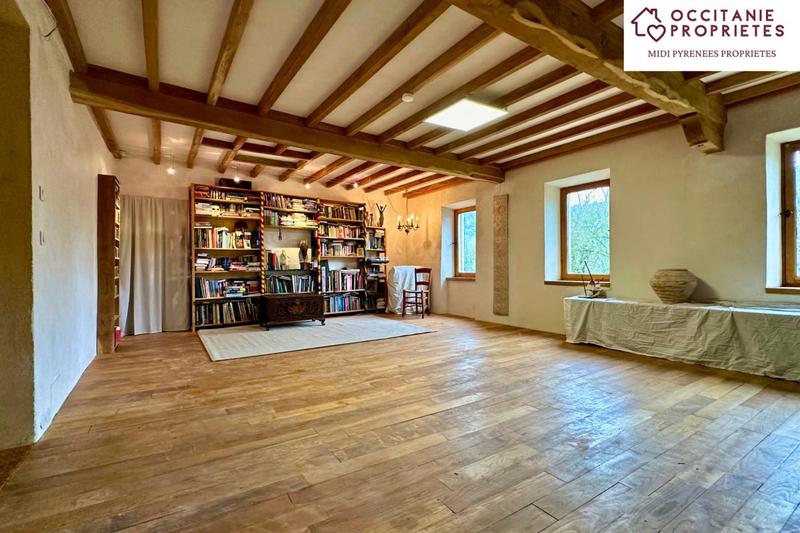 Propriété - 253 m² - 5 pièces