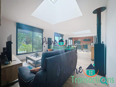 Maison - 105 m² - 4 pièces